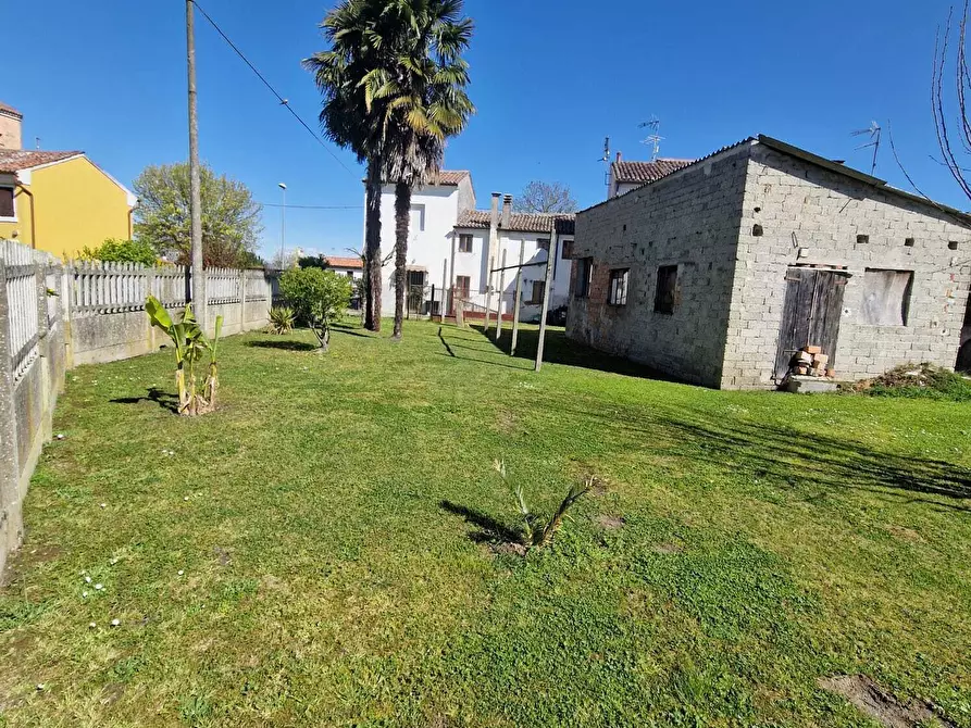 Immagine 1 di Porzione di casa in vendita  a Rovigo