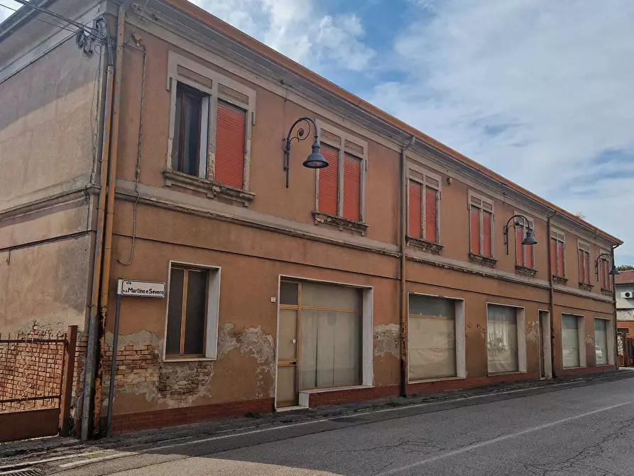 Immagine 2 di Locale commerciale in vendita  a Crespino