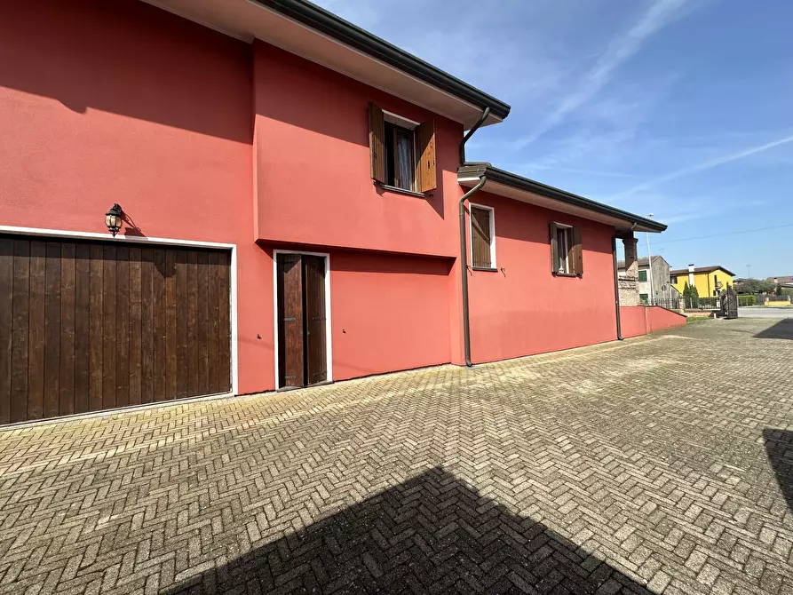 Immagine 29 di Villa in vendita  in Viale dei Mille a Rovigo