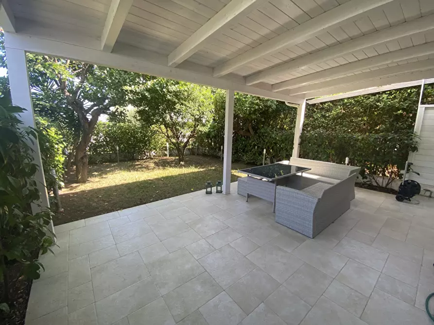 Immagine 11 di Villa in vendita  in Viale dei pini B/2B a Noicattaro