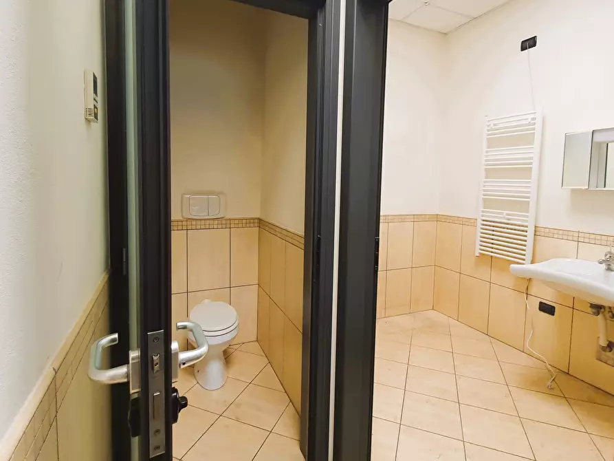 Immagine 8 di Ufficio in vendita  in Via Corsica a Brescia