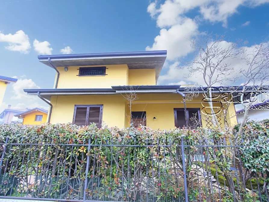 Immagine 43 di Villa in vendita  in Via Luigi Pirandello a Nerviano