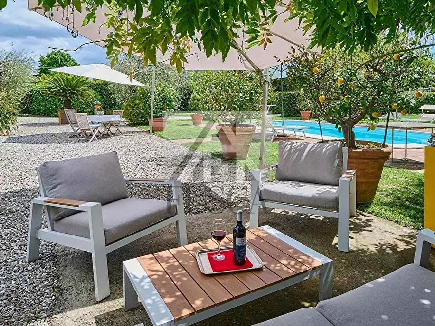 Immagine 27 di Villa in vendita  in Via Barsotto a Lucca