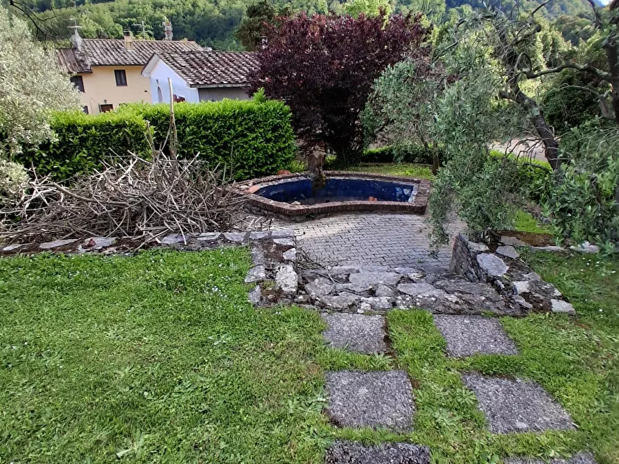 Immagine 14 di Villa in vendita  in via vecchia i a Lucca