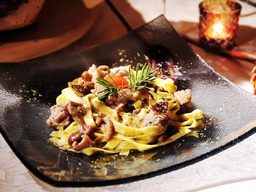 Immagine 6 di Bar / Ristorante in vendita  in Viale Europa a Viareggio