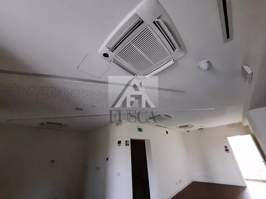 Immagine 7 di Ufficio in affitto  in Via Mario Romagnoli a Lucca