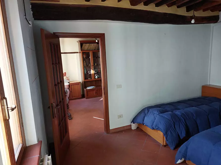 Immagine 6 di Appartamento in vendita  in Via del Toro a Lucca