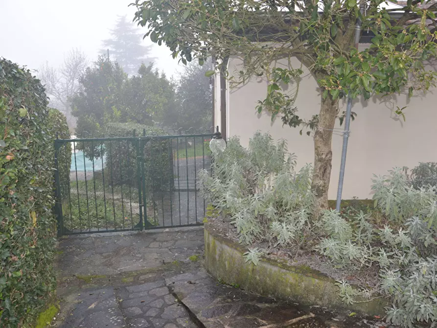 Immagine 13 di Rustico / casale in vendita  in vai elle chiesa a Lucca