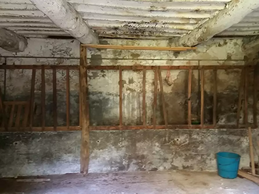 Immagine 17 di Rustico / casale in vendita  in Via montebonelli a Lucca