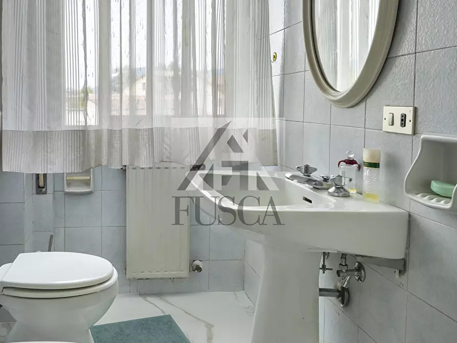 Immagine 10 di Pentalocale in vendita  in Via Pisana a Lucca