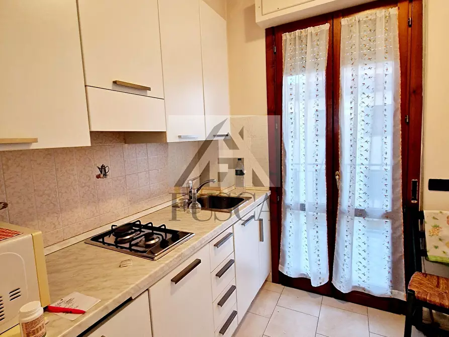 Immagine 2 di Trilocale in vendita  in Traversa I Via Romana a Lucca