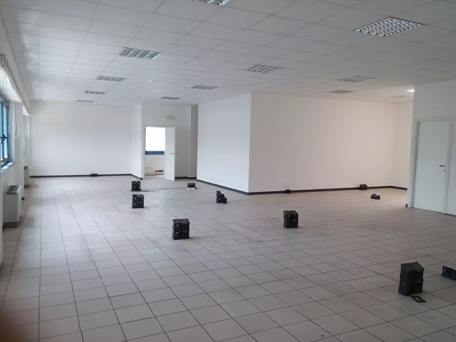 Immagine 8 di Ufficio in vendita  in Via Vecchi Pardini a Lucca