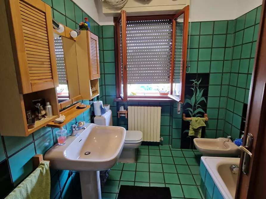 Immagine 9 di Villa in vendita  in Via del Bozzo a Lucca