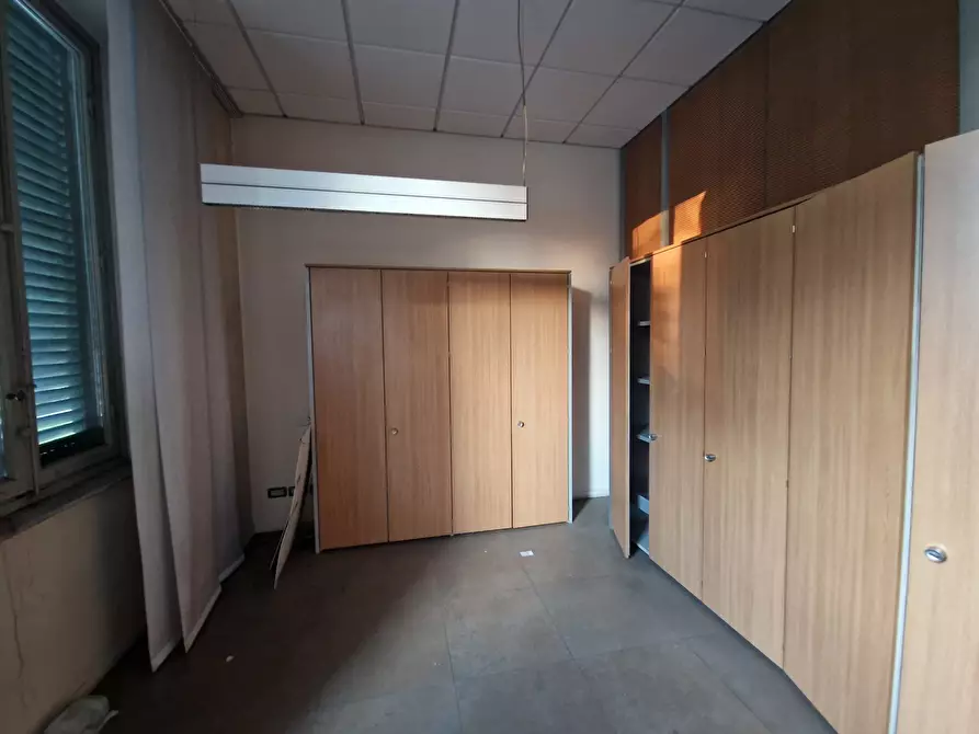 Immagine 9 di Ufficio in affitto  in Viale Giuseppe Giusti a Lucca