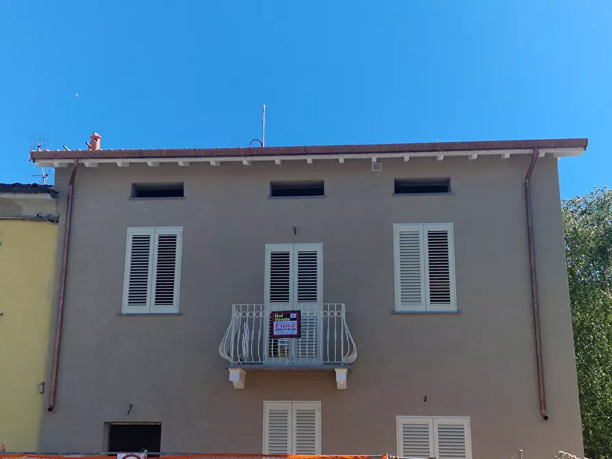 Immagine 33 di Pentalocale in vendita  in Via Versilia a Lucca
