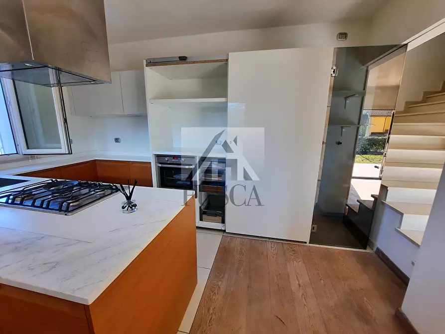 Immagine 13 di Villa in vendita  in Via Sottomonte a Capannori