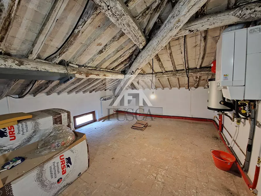 Immagine 29 di Casa indipendente in vendita  a Lucca