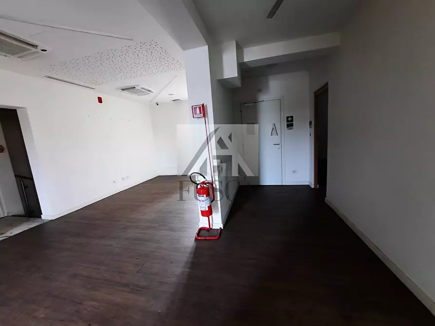 Immagine 4 di Villa in vendita  in Traversa III Via Romana a Lucca