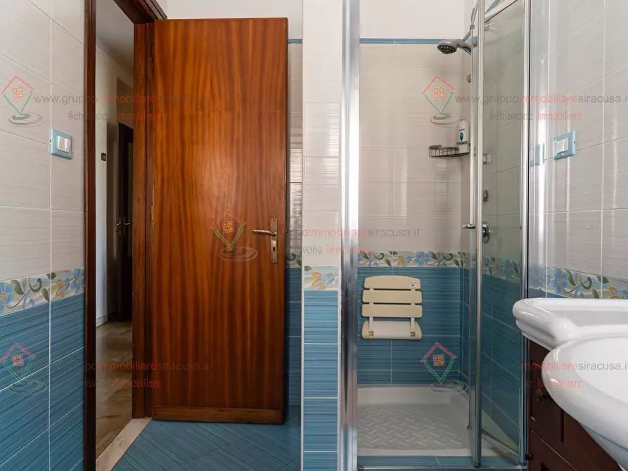 Immagine 19 di Quadrilocale in vendita  a Siracusa