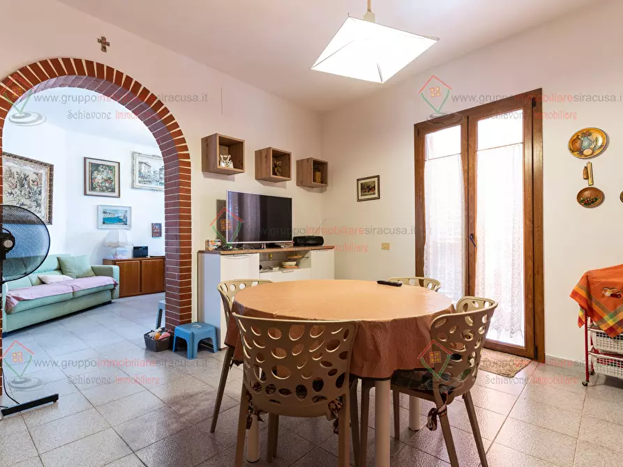 Immagine 8 di Villa in vendita  a Siracusa