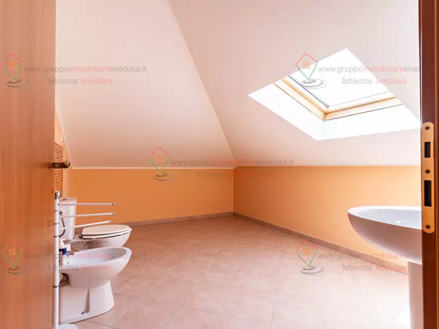 Immagine 23 di Quadrilocale in vendita  a Siracusa