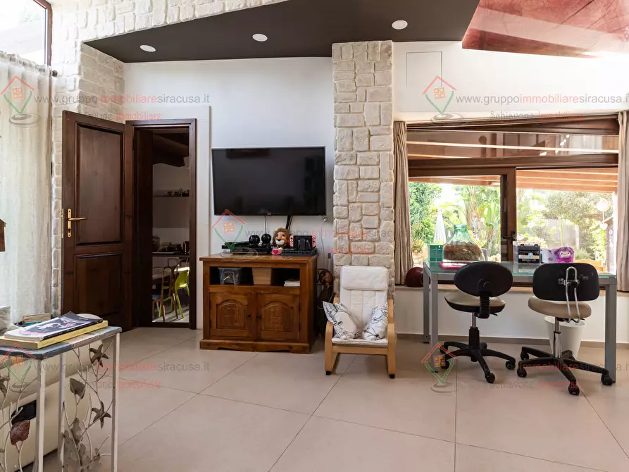 Immagine 41 di Villa in vendita  a Siracusa