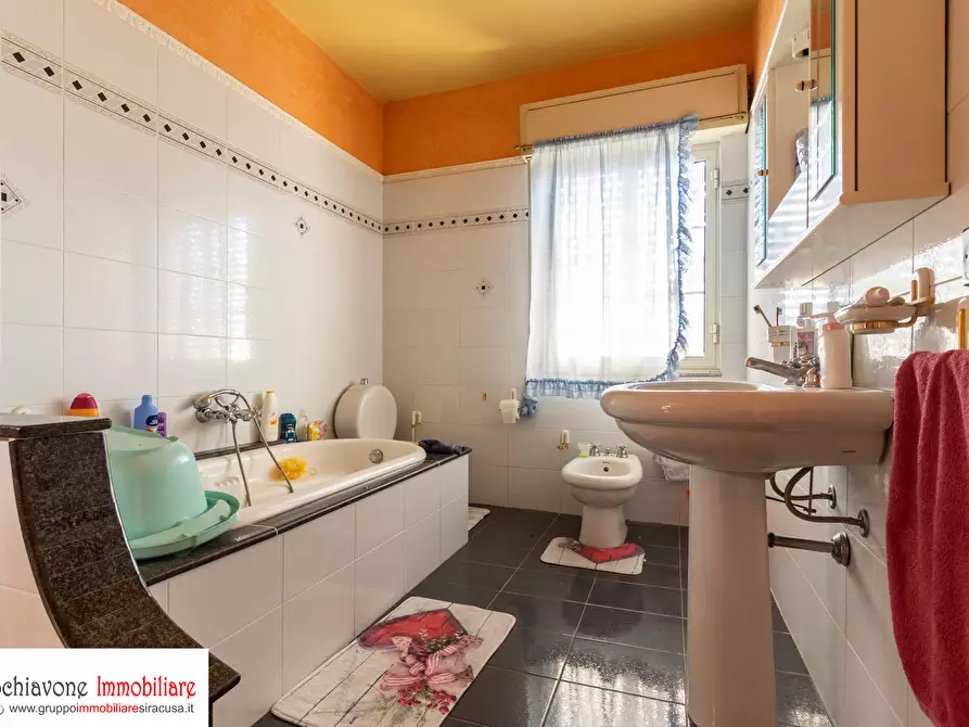 Immagine 25 di Villa in vendita  a Siracusa
