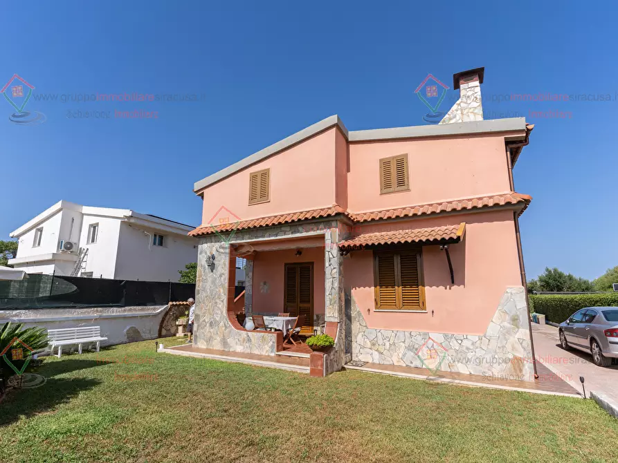 Immagine 1 di Villa in vendita  a Siracusa