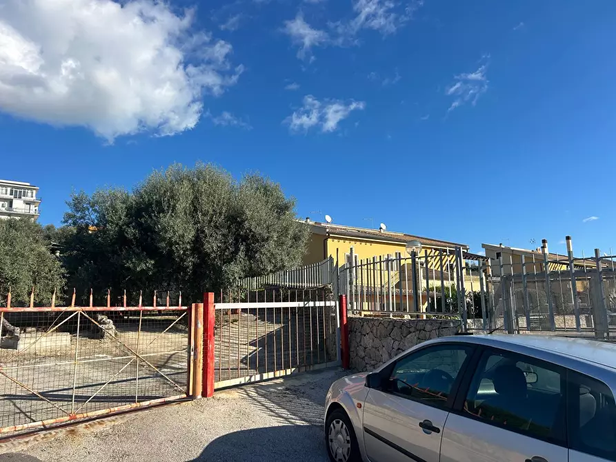Immagine 12 di Magazzino in vendita  a Siracusa