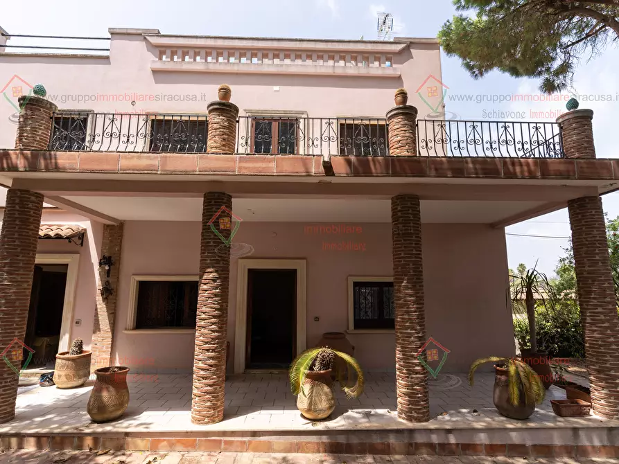 Immagine 1 di Villa in vendita  a Siracusa