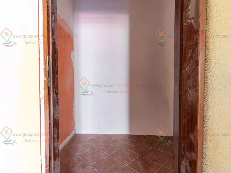 Immagine 11 di Trilocale in vendita  a Siracusa
