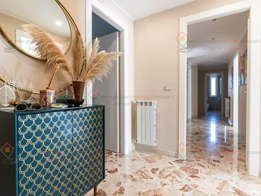 Immagine 10 di Pentalocale in vendita  a Siracusa