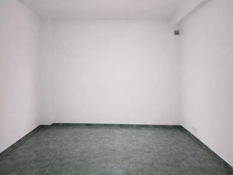 Immagine 3 di Garage in affitto  a Siracusa