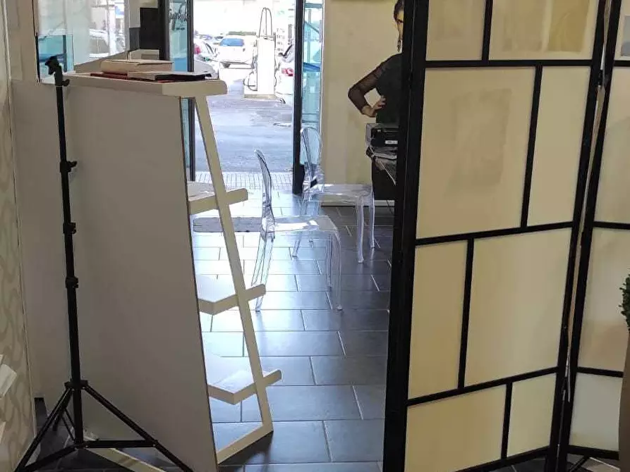 Immagine 4 di Locale commerciale in affitto  a Siracusa