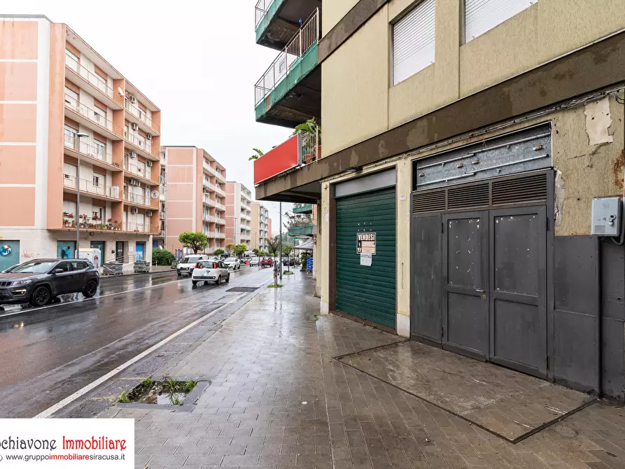 Immagine 29 di Locale commerciale in affitto  a Siracusa