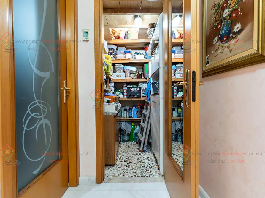 Immagine 10 di Quadrilocale in vendita  a Siracusa