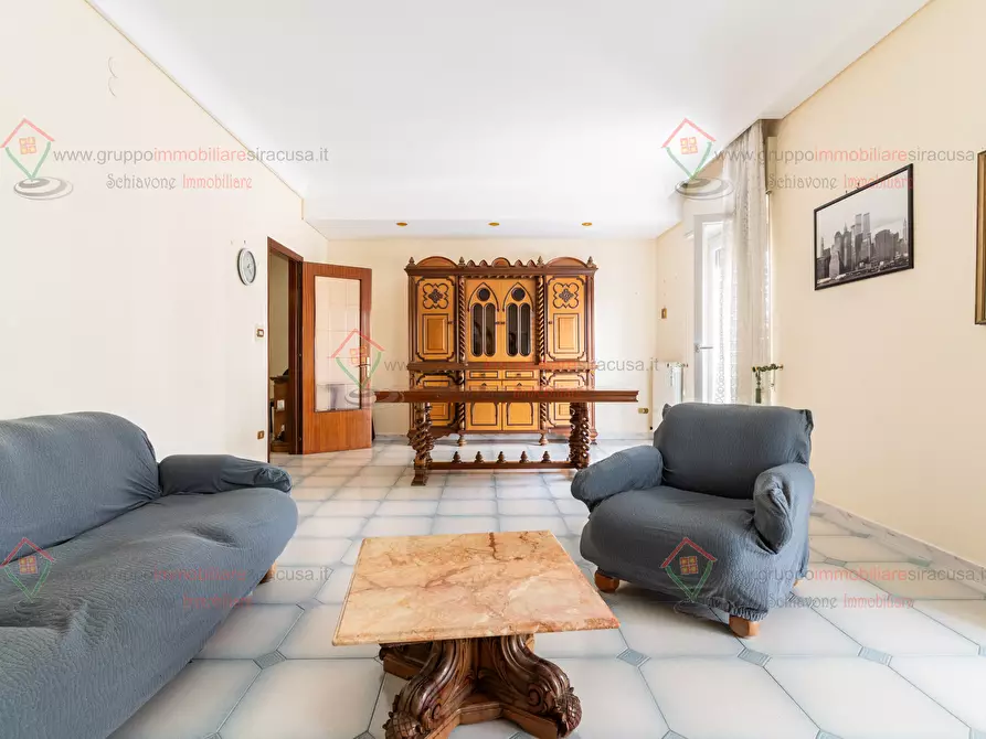 Immagine 16 di Pentalocale in affitto  a Siracusa