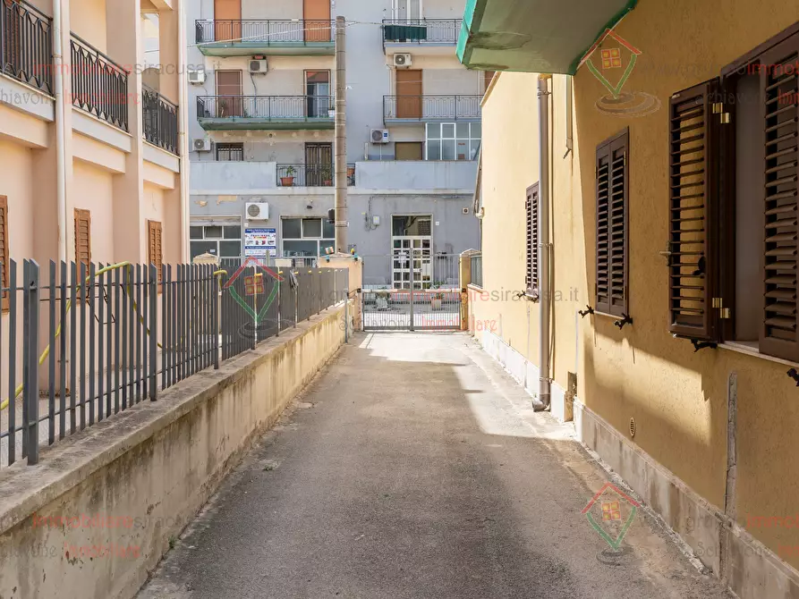 Immagine 10 di Casa bifamiliare in vendita  a Siracusa