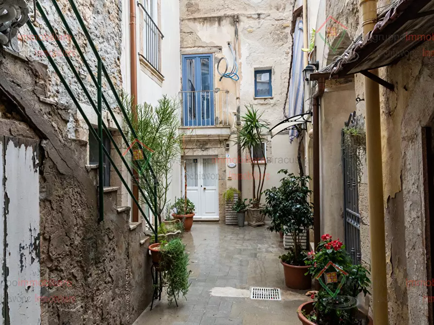 Immagine 24 di Trilocale in vendita  a Siracusa