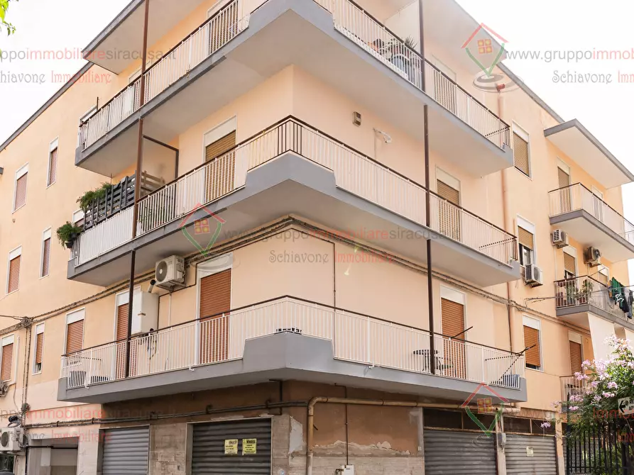 Immagine 9 di Garage in vendita  a Siracusa