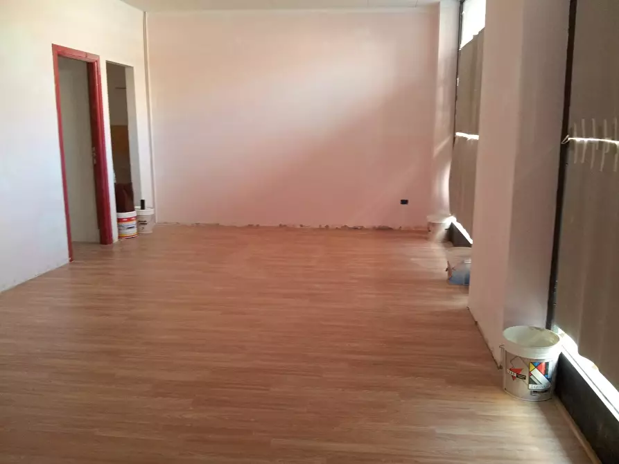 Immagine 3 di Locale commerciale in affitto  a Siracusa