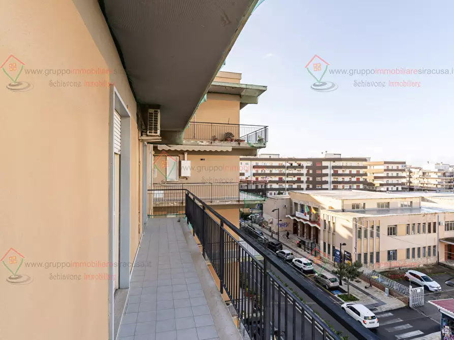 Immagine 24 di Pentalocale in vendita  a Siracusa