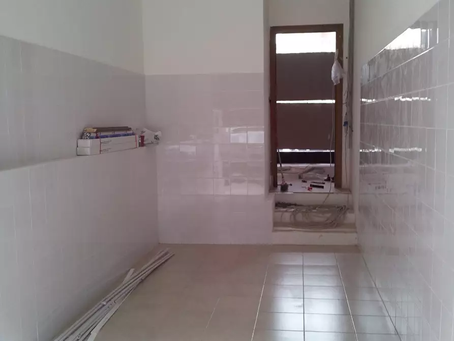 Immagine 6 di Locale commerciale in affitto  a Siracusa