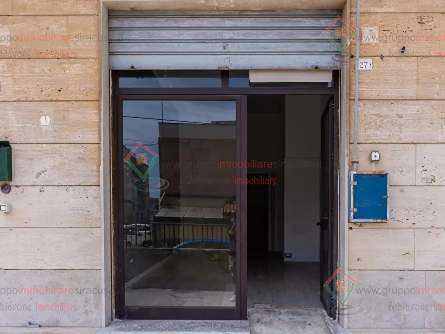 Immagine 7 di Locale commerciale in vendita  a Siracusa