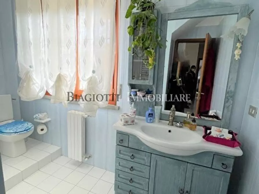 Immagine 18 di Casa semindipendente in vendita  a Livorno