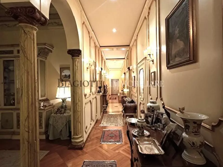 Immagine 21 di Pentalocale in vendita  in viale italia a Livorno