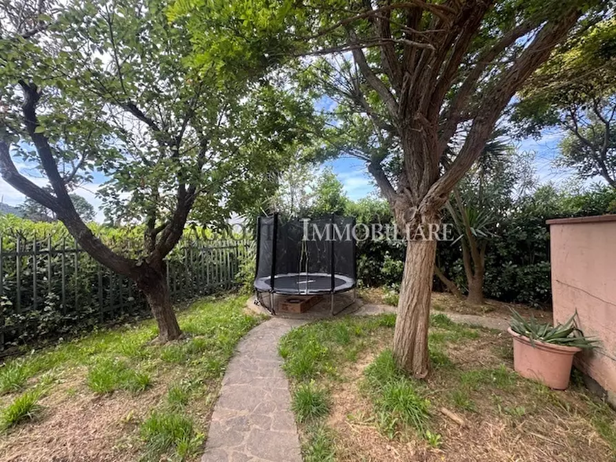 Immagine 54 di Villa in vendita  a Livorno