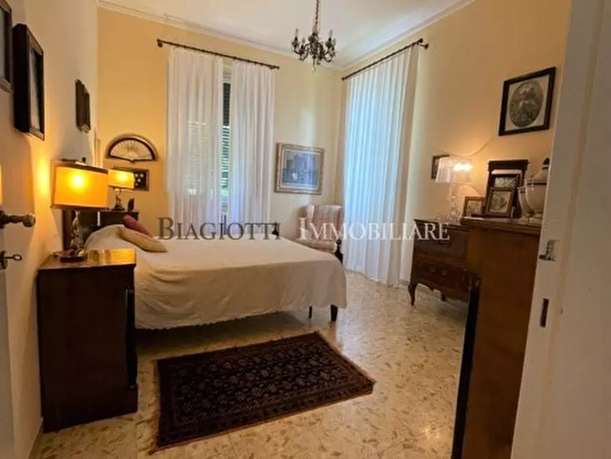 Immagine 14 di Villa in vendita  a Livorno