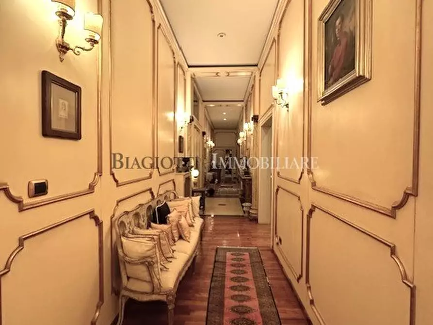 Immagine 18 di Pentalocale in vendita  in viale italia a Livorno