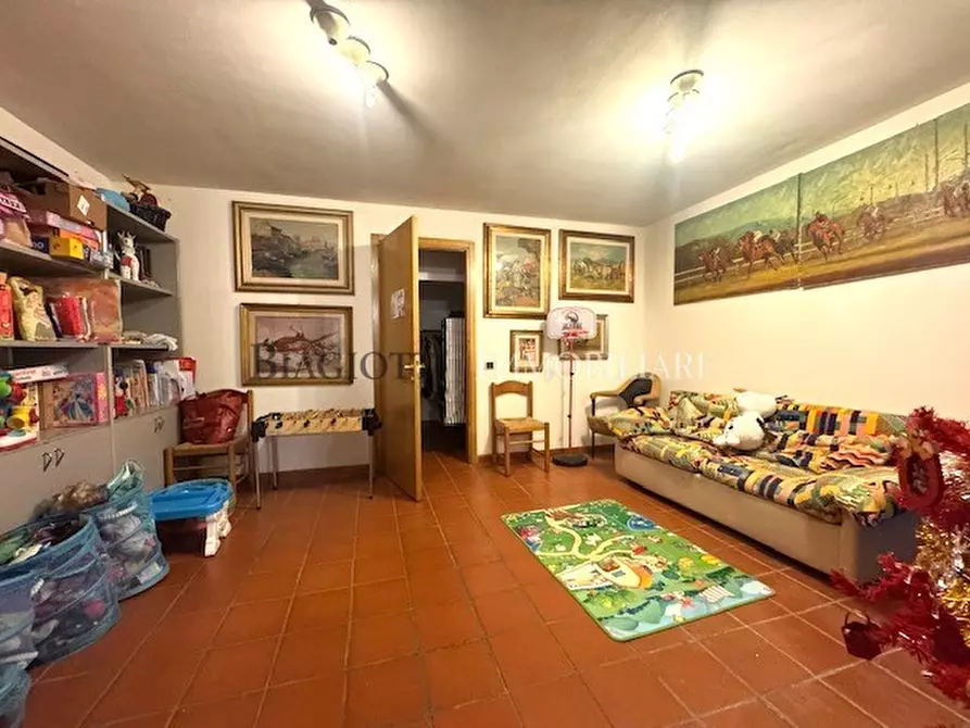 Immagine 45 di Villa in vendita  a Livorno